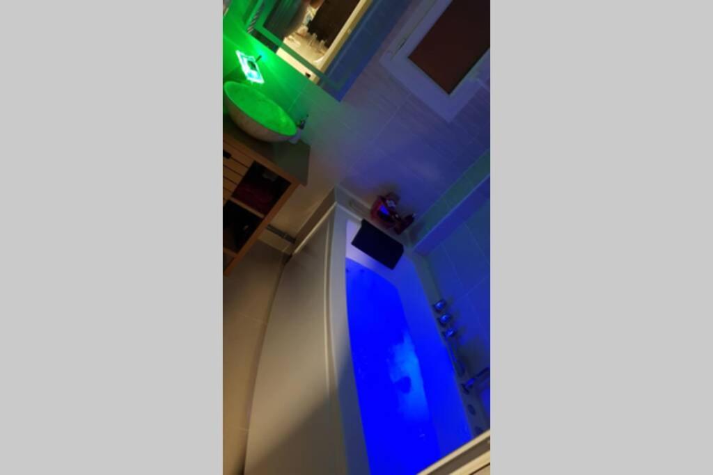 Appartement Front Vieux Port Tout Option Jacuzzi Marsella Exterior foto